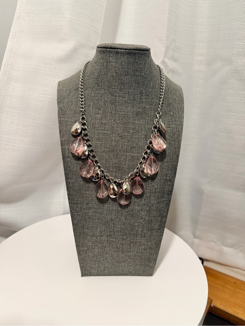 NWT- Paparazzi Pink Teardrop Chandelier Necklace